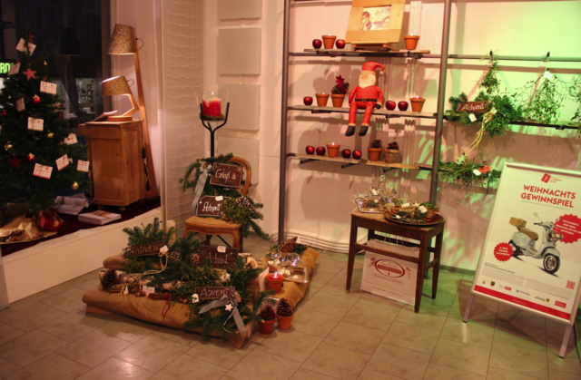 Die Weihnachtswerkstatt bietet eine Servicestelle rund ums LG Weihnachtsgewinnspiel. | Foto: Tanja Thurner