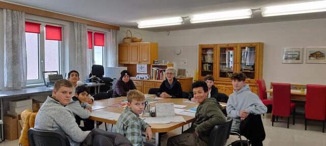 Acht Burschen hatten die Möglichkeit, in den Beruf des Lehrers zu schnuppern. | Foto: MS Zams - Schönwies