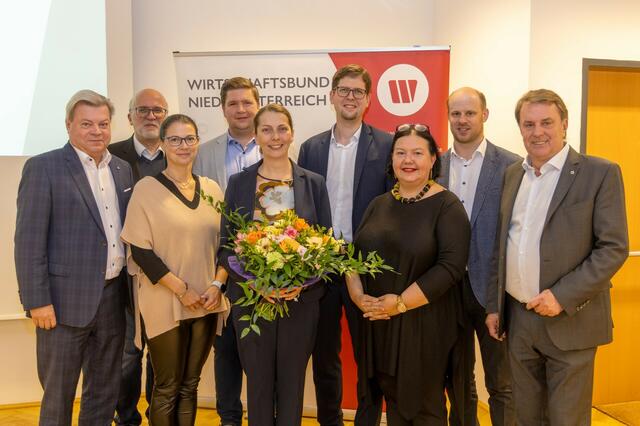 WBNÖ Direktor Harald Servus, Organisations- und Finanzreferent, Thomas Petzel, Obfrau-Stv. Cornelia Becker, Obfrau-Stv. Roman Marksteiner, Obfrau Gabriele Pipal, Mathias Past, Organisationsreferent-Stv. Sabine Daim, Schriftführer Martin Holzer und WBNÖ Landesobmann WKNÖ Präsident Wolfgang Ecker | Foto: WBNOE/Susanne Helmreich