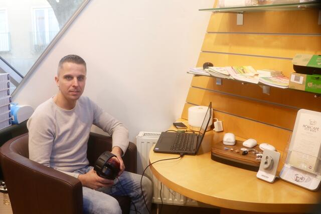Hörakustiker Werner Knie hat im Gesundheitspark vor kurzem das "Hörcafe 1170 Wien" eröffnet. Termine nach Voranmeldung:  Mo-Do 8-17 Uhr, Fr. 8-12 Uhr 