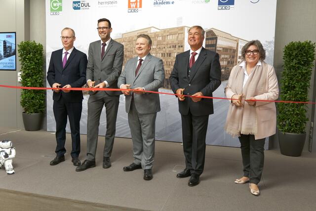 Viel Freude bei der Eröffnung des neuen Campuses. | Foto: Max Spitzauer