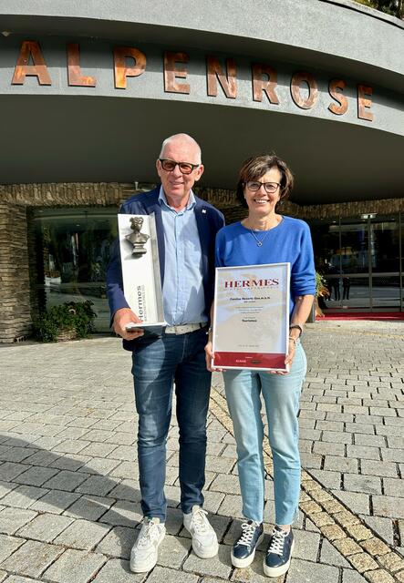 Ernst und Andrea Mayer sind stolz auf die Auszeichnungen, die sie für ihr Lebenswerk bekommen haben. | Foto: Familux Resorts