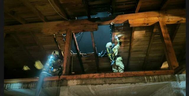 Ein Dachstuhlbrand in Fusch forderte 75 Einsatzkräfte. | Foto: Freiwillige Feuerwehr Bruck/Fusch