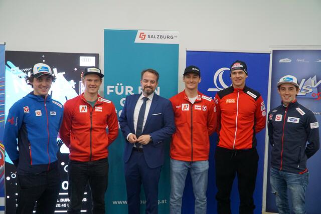 Von links nach rechts: Thomas Rettenegger (Nordische Kombination), Niklas Skaardal (Ski Alpin), Michael Baminger (GF Salzburg AG), Noah Geihseder (Ski Alpin), Michael Föttinger (Langlauf) und Stefan Rettenegger (Nordische Kombination). | Foto: Salzburger Landes-Skiverband