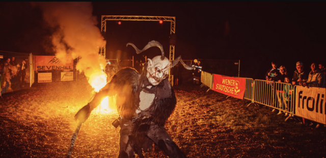 Es ist wieder an der Zeit für die ersten Perchten- und Krampusläufe im Burgenland! Dazu könnt ihr bereits den ersten Punsch oder Glühwein genießen!  | Foto: Marco Stoica