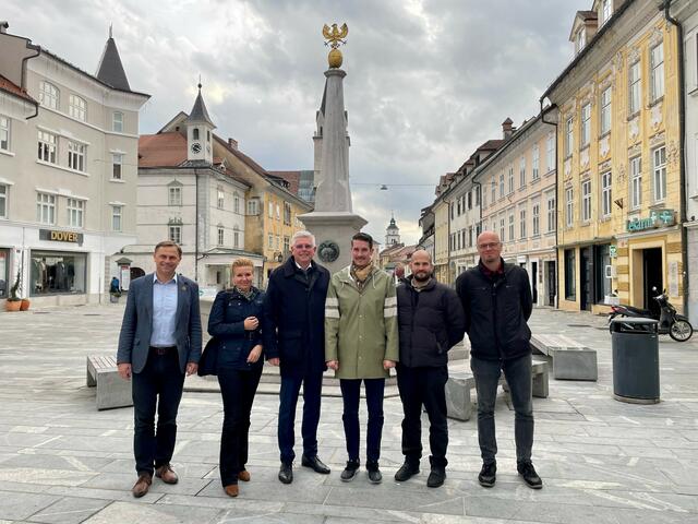 Europareferent Vzbgm. Prof. Mag. Alois Dolinar, Stadträtin Sandra Wassermann, BA und DI Daniel Sebö mit der Delegation aus Kranj unter der Leitung von Vzbgm. Janez Černe. | Foto: KK