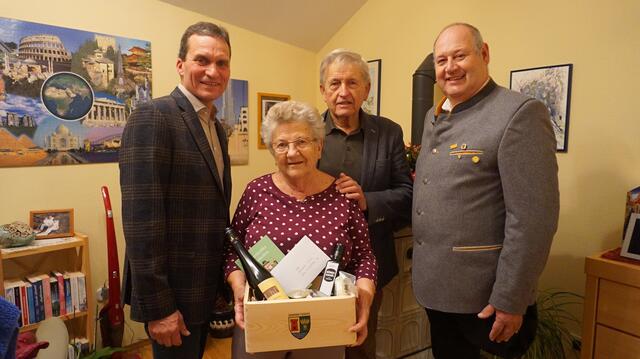 BGM Josef Kerbl, Waltraud und Josef Wichtl, Ortsvorsteher Gerhard Ullisch | Foto: Gemeinde Fallbach