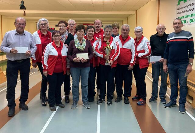 Freude unter den Siegern der Vereinskegelmeisterschaft 2023 des Pensionistenverbandes Kammern.  | Foto: Dobnigg