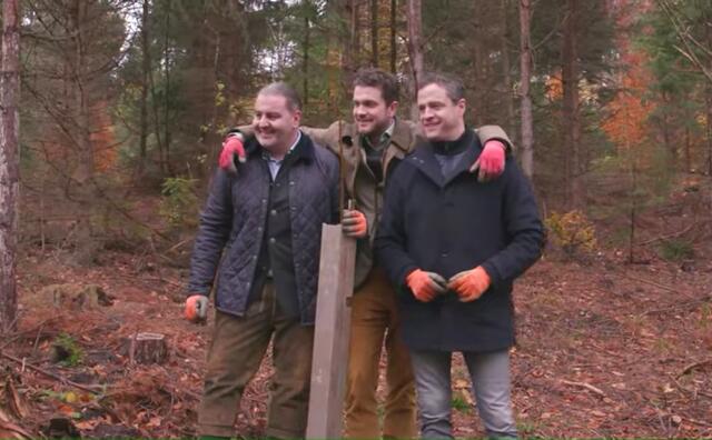 Leo Kohlbauer, Clemens und Johann Gudenus sind stolz über den gemeinsam gesetzten ökologischen Fußabdruck.
