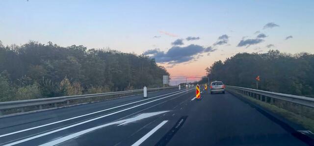 Auf der S4 im Grenzbereich NÖ/Burgenland hat der Sicherheitsausbau begonnen. | Foto: Santrucek