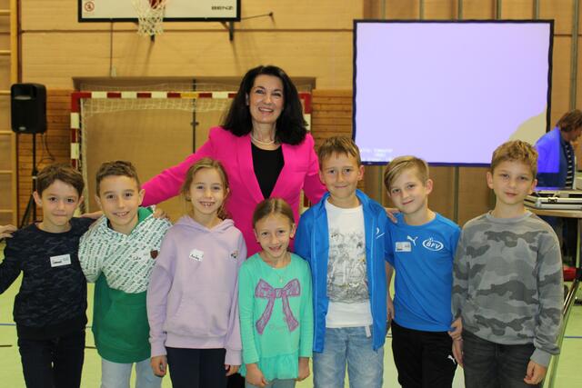 Das BORG Oberschützen stellt sich vor: Einblick in den Schulalltag, Experimente, Präsentationen und Sport standen auf dem Programm. | Foto: Anika Paul