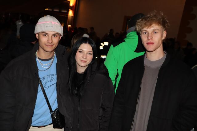 Nico Waldhauser, Larissa Mocon und Christopher Pansi
