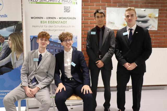 Die unterschiedlichen Fachgebiete präsentierten sich.  | Foto: Sandra Koeune