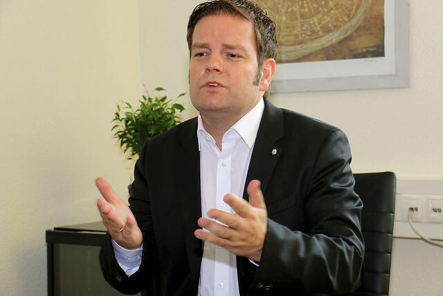 FPÖ-Landesparteiobmann Markus Abwerzger ortet bei der Tiroler ÖVP-Sicherheitslandesrätin Astrid Mair hinsichtlich der Integrations- und Zuwanderungspolitik "grundsätzlich brauchbare" Positionen.  | Foto: FPÖ