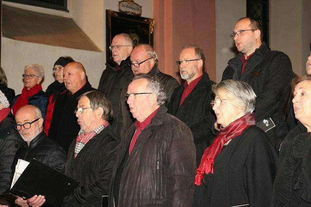 Gospels und Spirituals gaben die Chormitglieder zum Besten. | Foto: Wutte