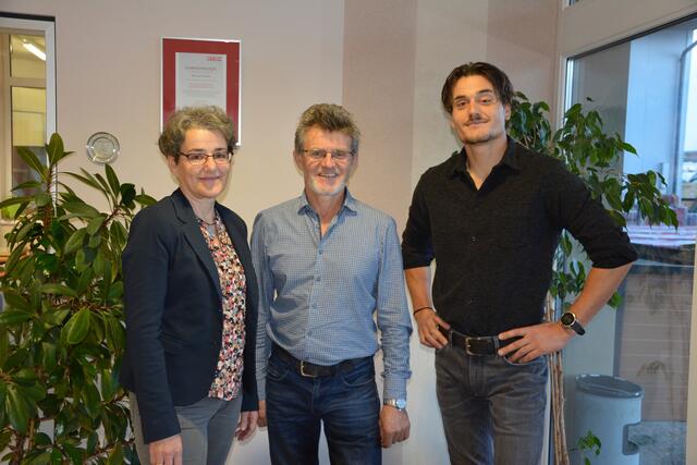 Elfriede, Gerhard und Markus Brunner bilden das Kernteam der Dachdeckerei Brunner in Framrach. | Foto: MeinBezirk.at
