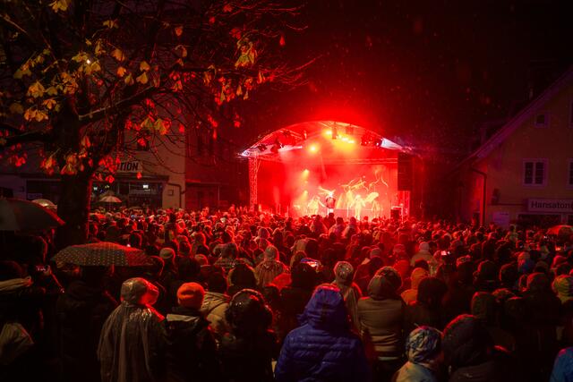 Stimmung pur: Die Fans ließen sich gerne mitreißen. | Foto: TVB Naturparkregion Reutte/Robert Eder