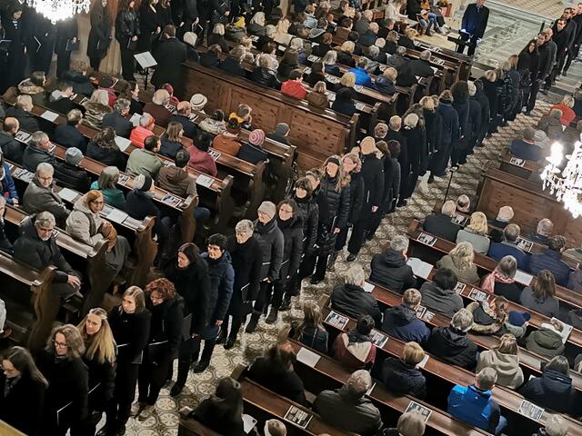 Bewegungen im Raum symbolisieren die Veränderung, der wir als Gesellschaft unterworfen sind und die wir konstruktiv nutzen sollen | Foto: Hermine Arnold