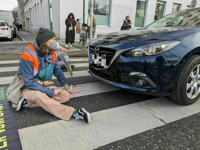 Letzte Generation-Aktivisten haben Montagfrüh zahlreiche Verkehrsrouten stillgelegt. | Foto: Letzte Generation (AT)