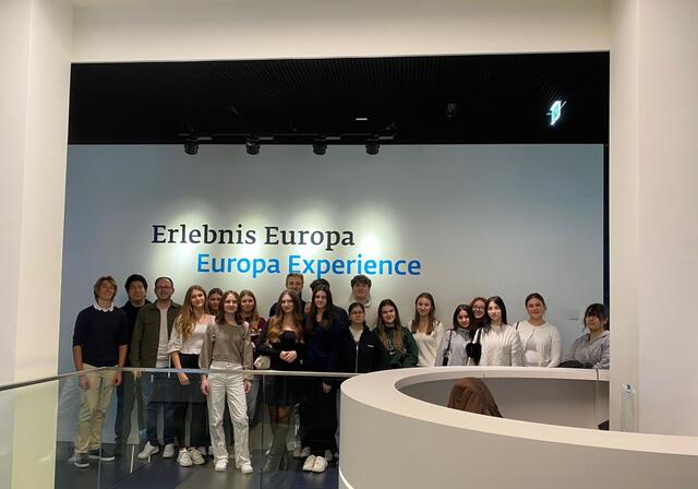 Die 7a des BG/BRG Neunkirchen im Erlebnis Europa. 