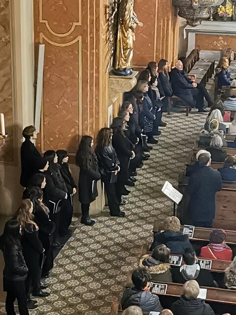 Ein vierter Chor an der linken Seite | Foto: Hermine Arnold