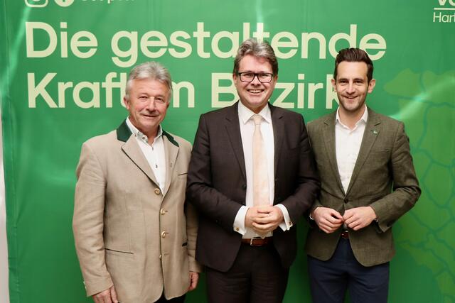 Hochkarätiger Besuch in Hartberg: Bildungsminister Martin Polaschek mit den LAbg. Lukas Schnitzer und Hubert Lang. | Foto: Alfred Mayer