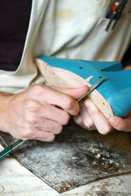 Schuster Helmuth Pritz legt Wert auf Handwerk.
 | Foto: Ortega/Unsplash