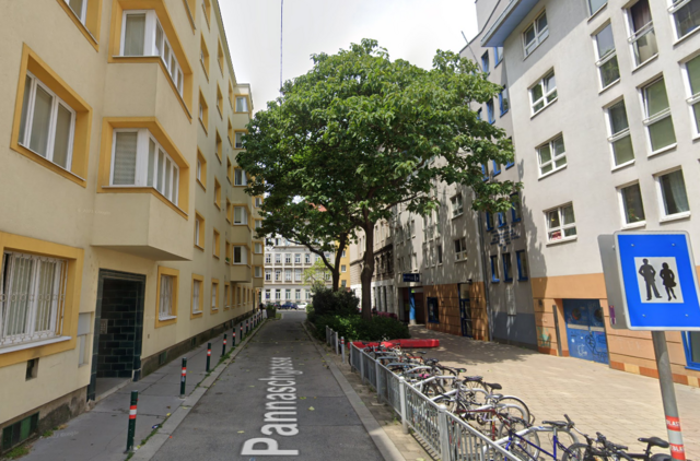 In einem dieser Gebäude wurde die Leiche des Mannes gefunden. | Foto: Screenshot Google Maps