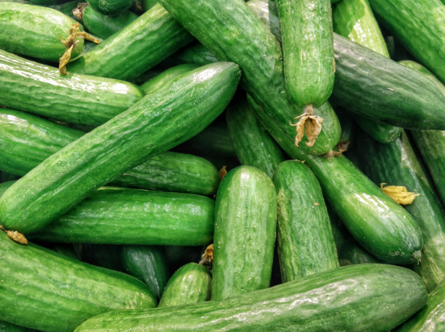 Die EU-Vorschrift über die maximale Krümmung der Gurke wurde aus Logistik-Gründen vom Handel gewünscht.  | Foto: Unsplash