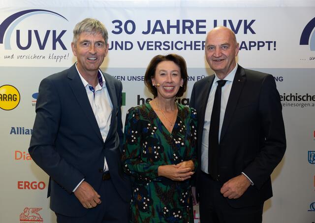 UVK-Chef Franz Waghubinger mit der Moderatorin des Abends, Medienfrau Doris Schulz, und Klubobmann Bgm. Dr. Christian Dörfel (v.l.n.r.). | Foto: Klaus Mitterhauser