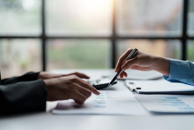 Als attraktives Angebot für Arbeitssuchende und wirksames Mittel gegen drohenden Personalmangel wurde das "Jobs Plus" als voller Erfolg gefeiert. | Foto: stock.adobe.com/amnaj/Symbolfoto