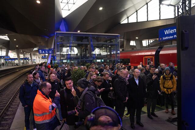 Großer Andrang am Hauptbahnhof in Wien. | Foto: Martin Baumgartner