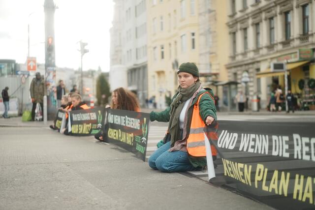 Die "Letzte Generation" soll laut eigenen Aussagen alleine am Dienstag über 48 Protestaktionen in Wien durchgeführt haben. | Foto: Letzte Generation (AT)