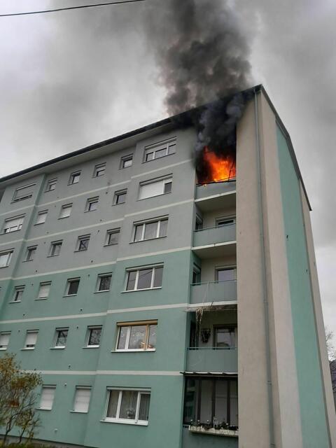 In der Augasse stand eine Wohnung im Vollbrand. | Foto: BFG