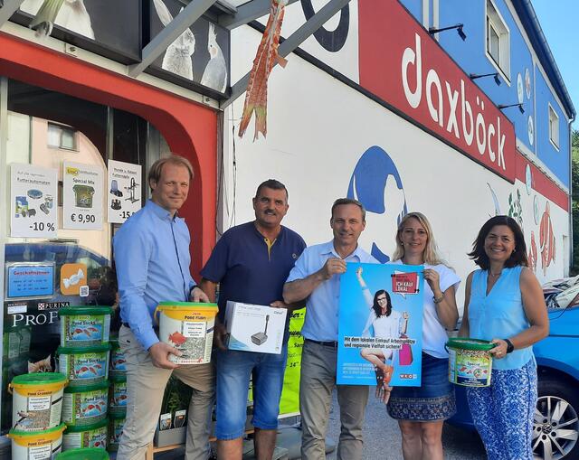 WKNÖ-Bezirksstellenleiter Neunkirchen Bernhard Dissauer-Stanka, Günter Fischer, Günter und Elke Daxböck von Zoo Daxböck und WKNÖ-Bezirksstellenobfrau Neunkirchen Monika Eisenhuber. | Foto: Patrick Daxböck