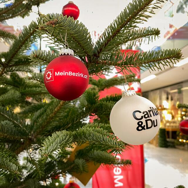 Wir unterstützen das Christkind: die Wunschbäume von Caritas und MeinBezirk.at im KARO-Shopingcenter Bischofshofen. | Foto: Stefan Schubert