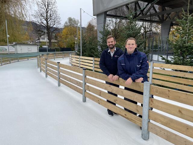 Der Eiszauber scharrt in den Startlöchern: Thomas Buchner (l.) und Benjamin Gehringer freuen sich auf die vierte "Eiszauber-Saison". | Foto: Lisa Gold