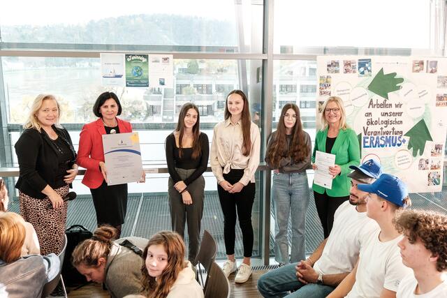 Die eTwinning-Preise und Qualitätssiegel wurde vergeben. Letzteres wurde an sechs steirische Schulen (Bild BHAK BHAS Judenburg) vergeben. Hier ist eine Übersicht. | Foto: OeAD/APA-Fotoservice/Kruegl