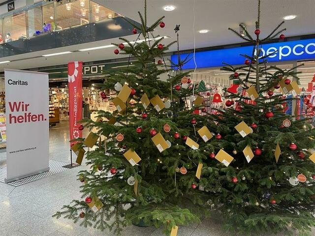 170 Wunschzettel warten auf ihr "Christkind" | Foto: Petra Kleineisen