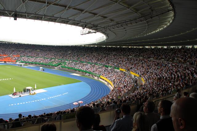 Noch die nächsten vier bis fünf Jahrzehnte sei laut Stadt das Stadion "gebrauchstauglich". Dies ergab eine Substanzanalyse des Daches, der Konstruktion und des Fundaments. | Foto: Michael Zagler