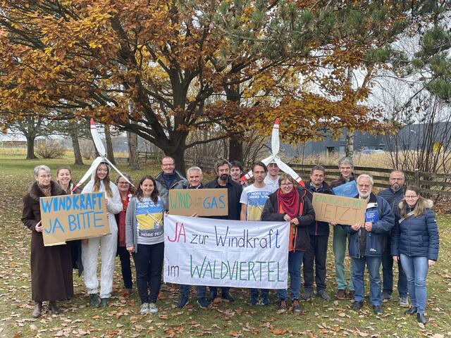 Gruppenbild mit Unterstützern in Waidhofen | Foto: Daniel Schmidt