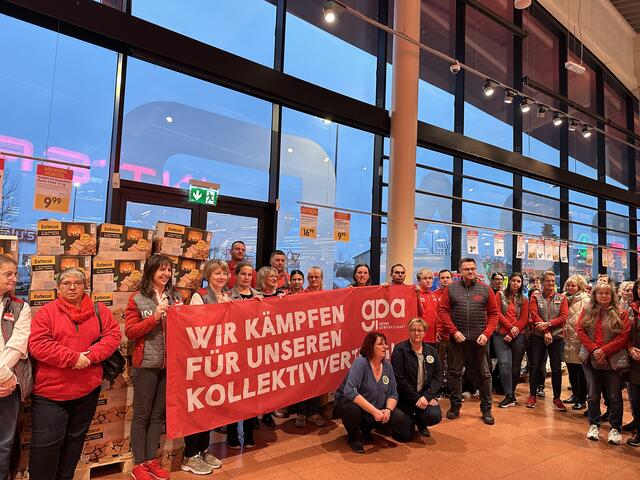 In Wels wurde in der Betriebsversammlung für eine Vorbereitung auf Warnstreiks gestimmt - damit will man eine Erhöhung der Gehälter um 9,5 Prozent bei den Verhandlungen mit den Arbeitgebern erreichen. | Foto: BRS