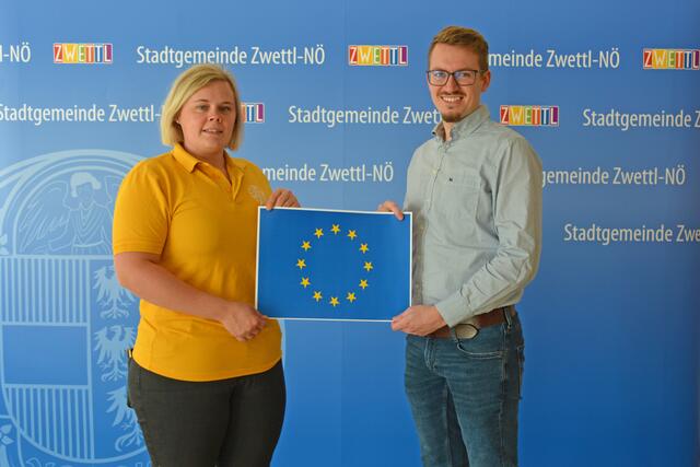 Die beiden EU-Gemeinderäte Sandra Krecek (Schweiggers) und Florian Bauer (Zwettl) laden zu einem Vortrag zur Europäischen Union. | Foto: Stadtgemeinde Zwettl