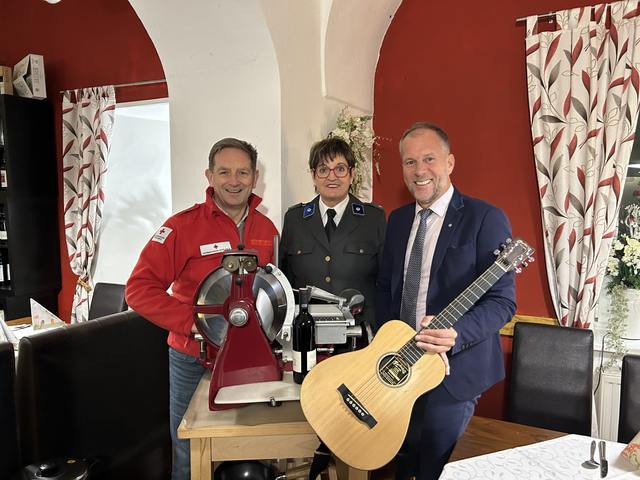 Freuen sich auf die Besucher bei Prosciutto &amp; Wein (von links): Mitorganisator Christian Benger, Hildegard Kraßnik, Präsident Gernot Waldner | Foto: RC Völkermarkt