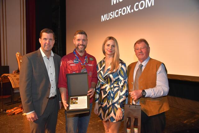 Vlnr.: BGM Stefan Krapf, Thomas Plachy, Emina Kazic  (Sozialamt Gmunden), GR Peter Trieb