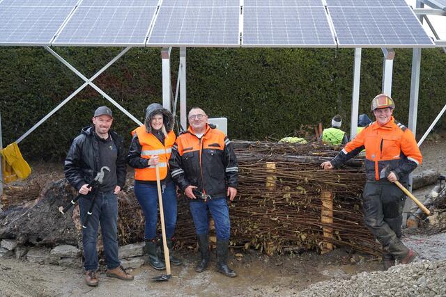 Zukunftsweisendes Projekt zwischen Schule und regionalen Unternehmen (v.l.): Peter Rauter jun., Diana Reuter (Käserei Woerle), Lehrer Konrad Steiner und Schüler Florian Herzog. | Foto: HBLA Ursprung
