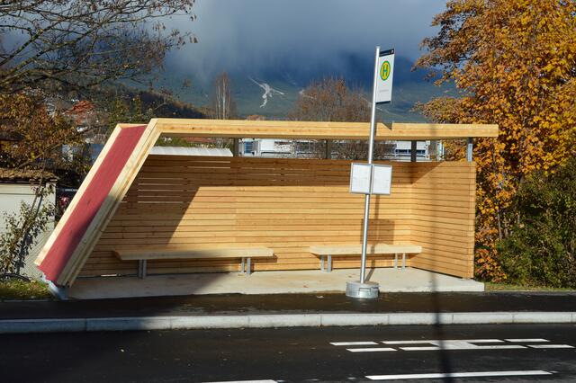 Die Stadtgemeinde Imst investierte rund 400.000 Euro in die Errichtung von fünf neuen Bushaltestellen. | Foto: Stadt Imst/Kolp
