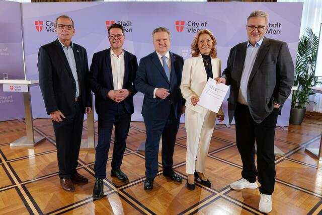 Stadtregierung, Gewerkschaft Younion und WiGev präsentierte ein neues Maßnahmenpaket für die Mitarbeitenden im städtischen Gesundheitswesen | Foto: Max Spitzauer/RMW