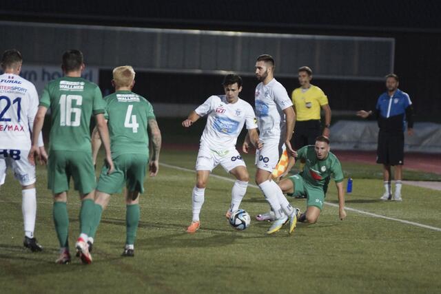 Gmunden vs. Gschwandt: Krösus gegen Überraschungsteam in der Landesliga West. | Foto: Helmut Andl