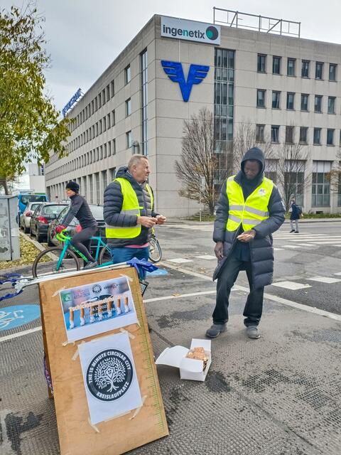 Taschenascherverteilaktion Circular Wien 